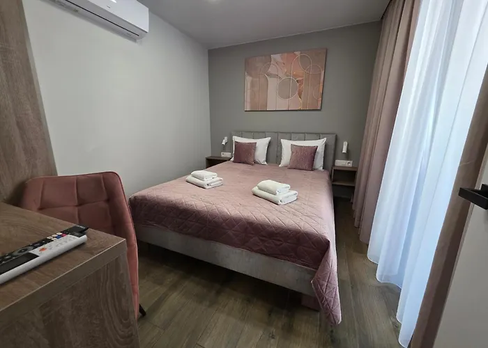 Apartamento Demar Lilac Leópolis